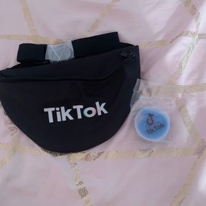 TikTok Fanny pack and reusable straw